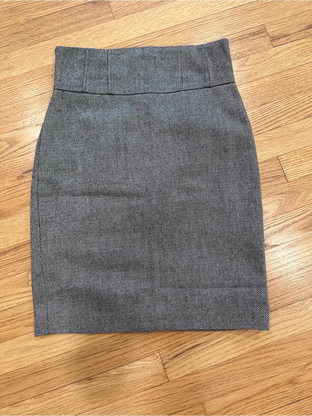 Forever 21 Gray women’s Herringbone Pencil Skirt Size M